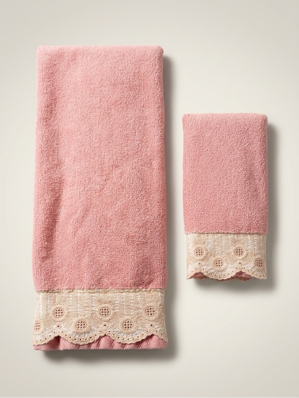 VTG Avanti Pink Bath Towels with Cream Trim